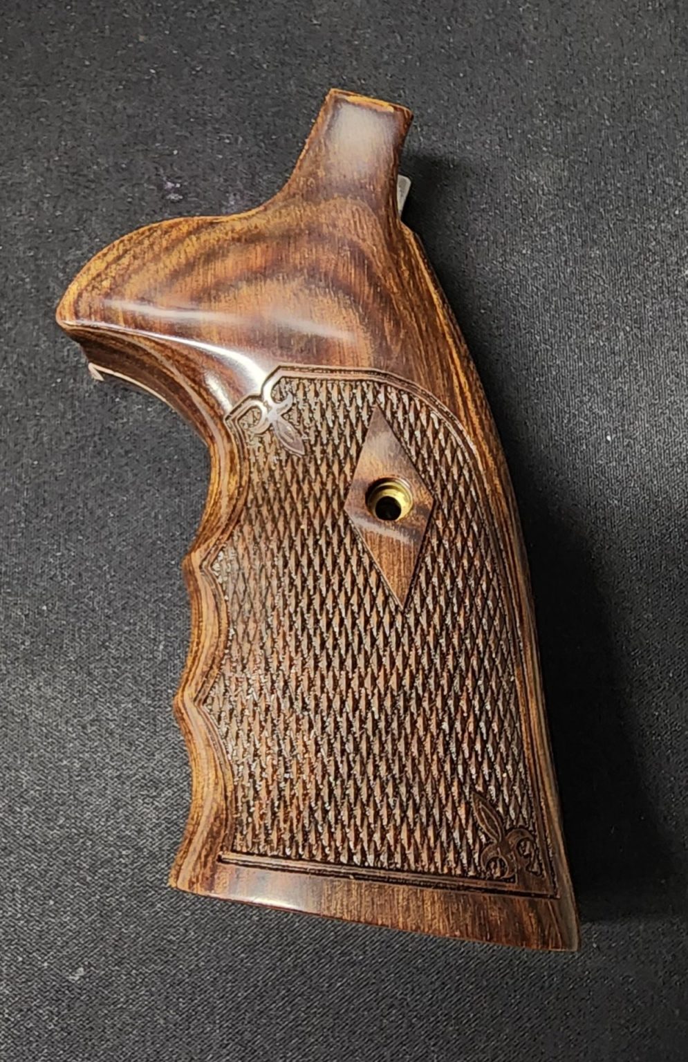 S&W N Square BATELEUR Walnut Checkered Fleur-de-Lis