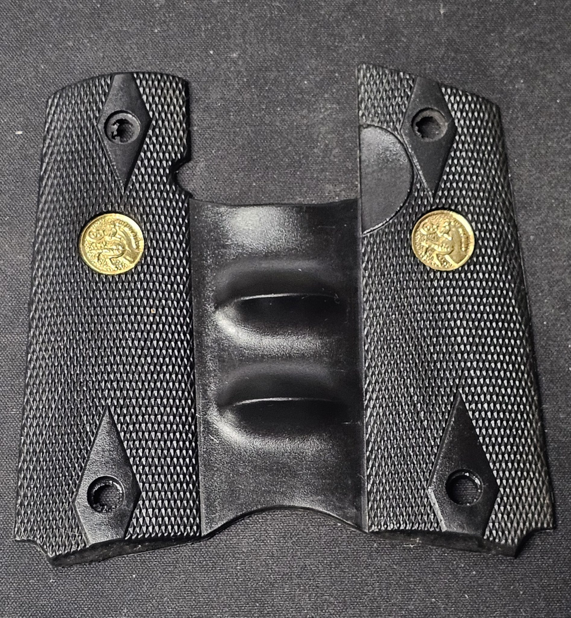 Colt 1911 Full Size Wrap Around Grip Rubber Gold Medallions